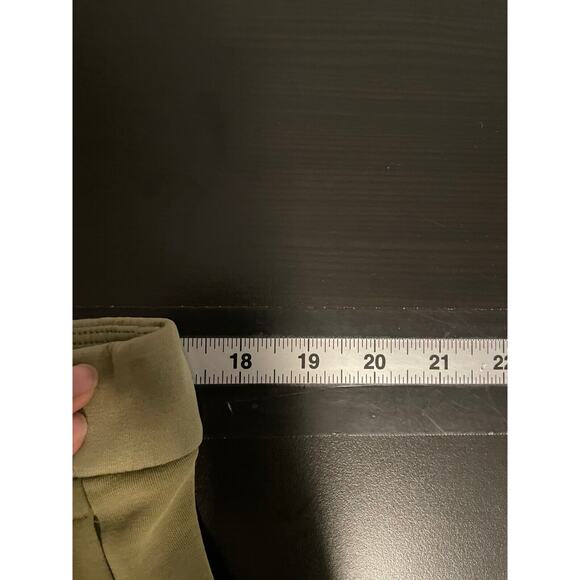 Lululemon Softstreme Relaxed High Rise Pant Size 12 Green Jogger Pull On READ - Picture 8 of 11